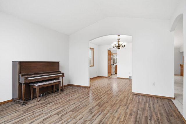 2826 W Hawthorne Rd, Spokane, WA 99208