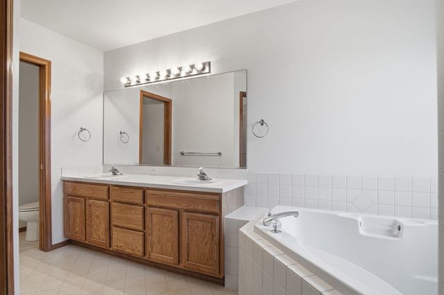 2826 W Hawthorne Rd, Spokane, WA 99208