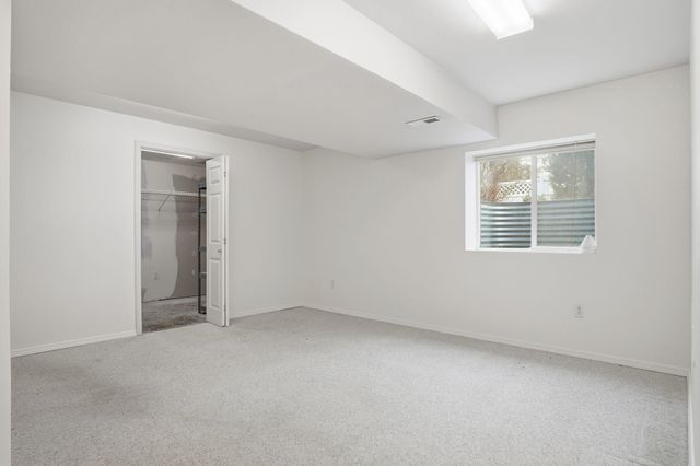 2826 W Hawthorne Rd, Spokane, WA 99208