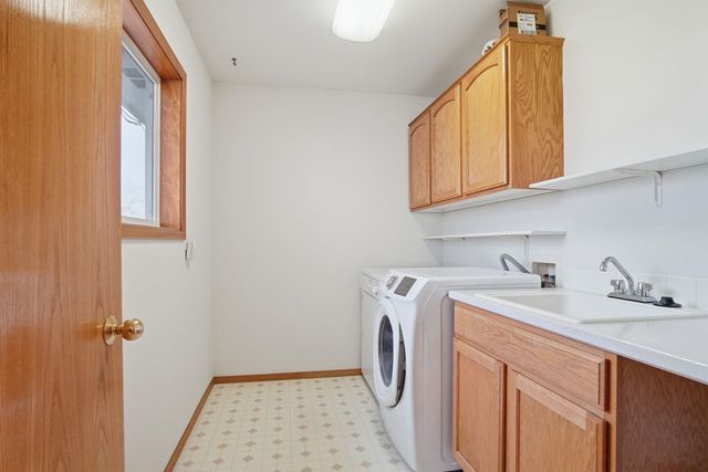 2826 W Hawthorne Rd, Spokane, WA 99208