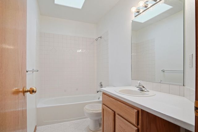 2826 W Hawthorne Rd, Spokane, WA 99208