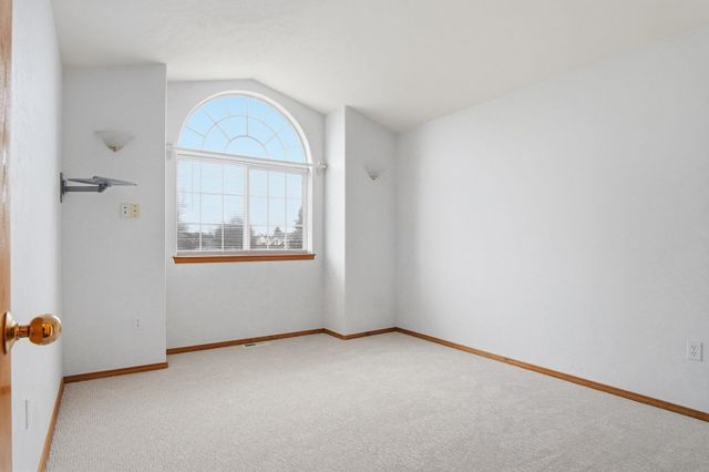 2826 W Hawthorne Rd, Spokane, WA 99208