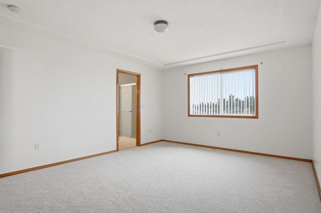 2826 W Hawthorne Rd, Spokane, WA 99208