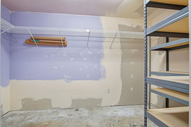 2826 W Hawthorne Rd, Spokane, WA 99208