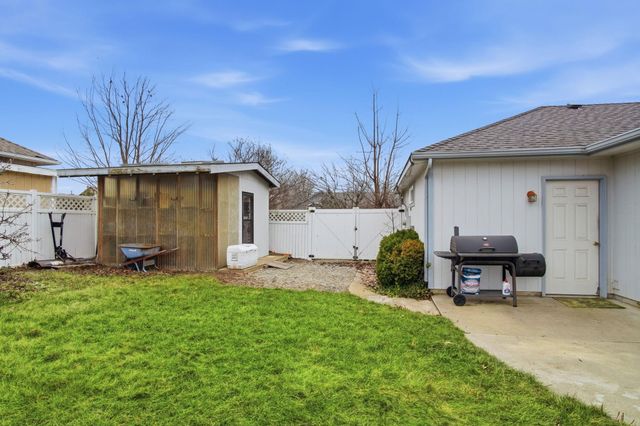 2826 W Hawthorne Rd, Spokane, WA 99208