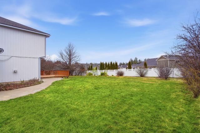 2826 W Hawthorne Rd, Spokane, WA 99208