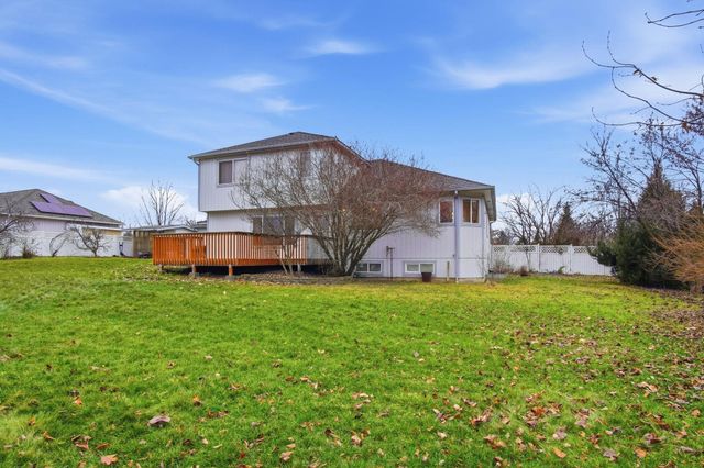 2826 W Hawthorne Rd, Spokane, WA 99208