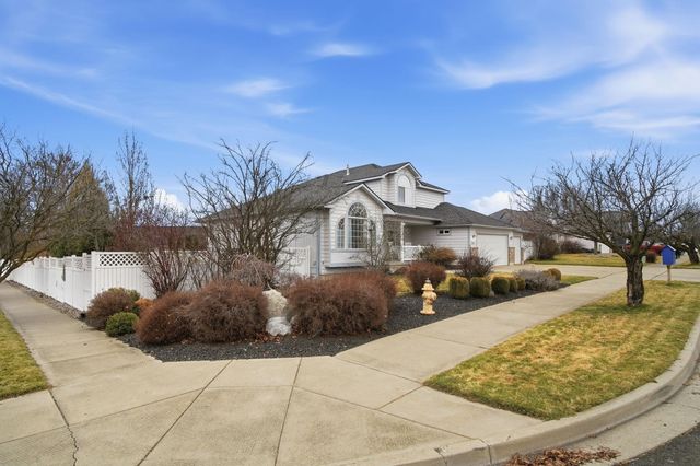 2826 W Hawthorne Rd, Spokane, WA 99208