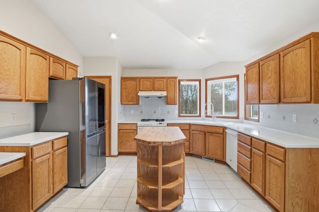 2826 W Hawthorne Rd, Spokane, WA 99208