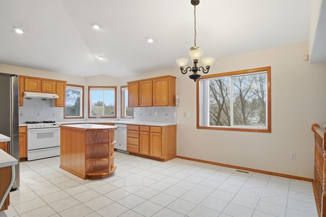 2826 W Hawthorne Rd, Spokane, WA 99208