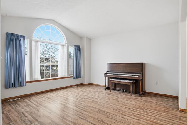 2826 W Hawthorne Rd, Spokane, WA 99208