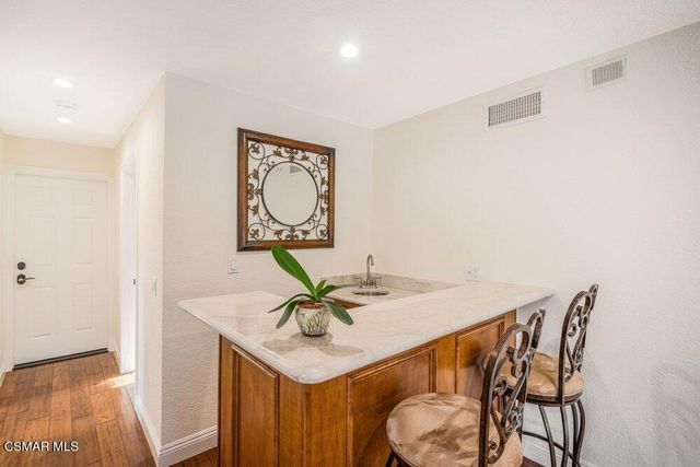 700 Oak Shadow View Place, Newbury Park, CA 91320