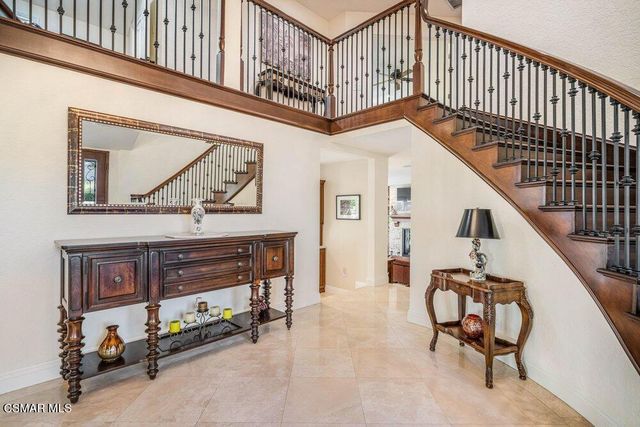 700 Oak Shadow View Place, Newbury Park, CA 91320