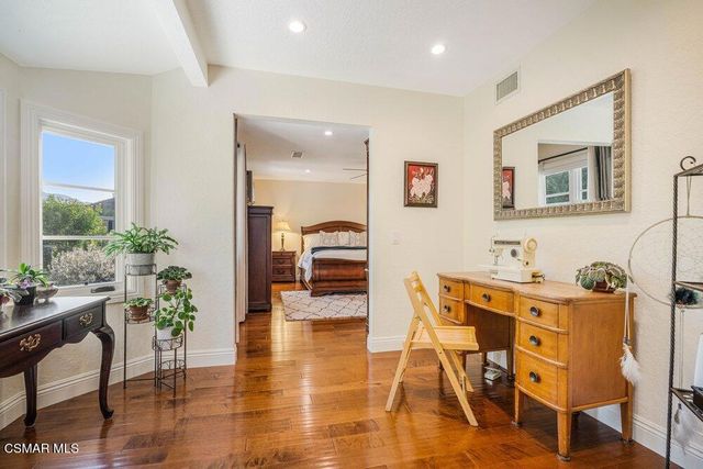 700 Oak Shadow View Place, Newbury Park, CA 91320