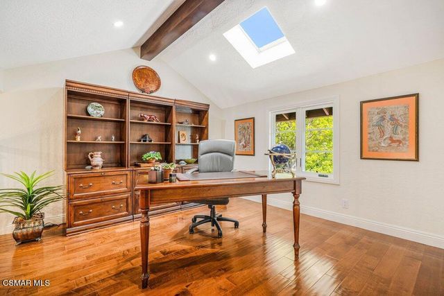 700 Oak Shadow View Place, Newbury Park, CA 91320