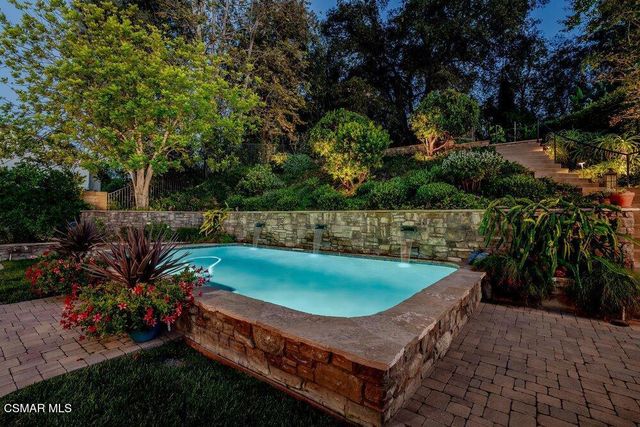 700 Oak Shadow View Place, Newbury Park, CA 91320