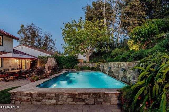 700 Oak Shadow View Place, Newbury Park, CA 91320