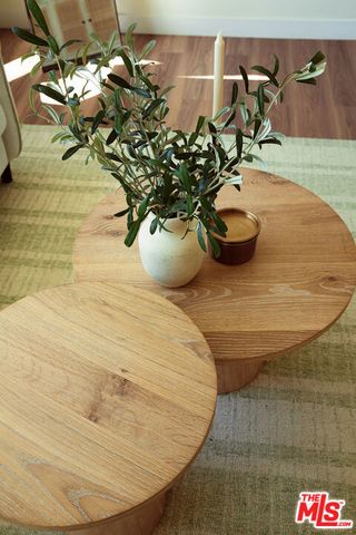 2048 S Burnside Avenue, Los Angeles, CA 90016