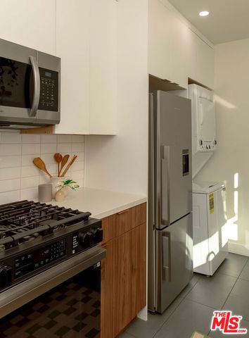 2048 S Burnside Avenue, Los Angeles, CA 90016