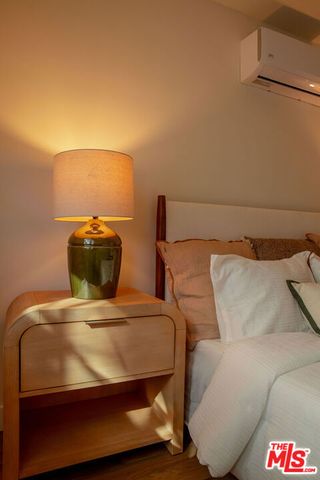 2048 S Burnside Avenue, Los Angeles, CA 90016