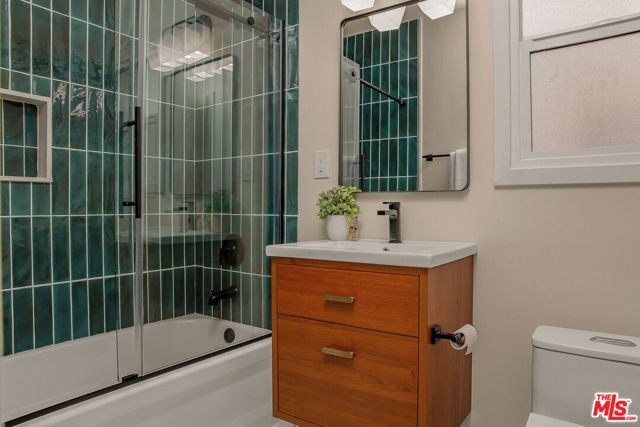 2048 S Burnside Avenue, Los Angeles, CA 90016