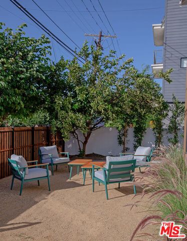 2048 S Burnside Avenue, Los Angeles, CA 90016