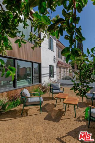 2048 S Burnside Avenue, Los Angeles, CA 90016