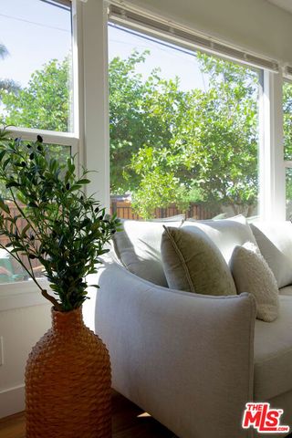 2048 S Burnside Avenue, Los Angeles, CA 90016