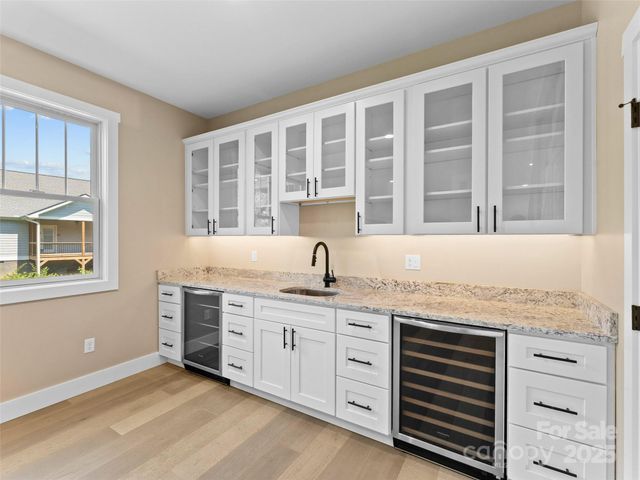 54 Olde Oak Lane, Hendersonville, NC 28792