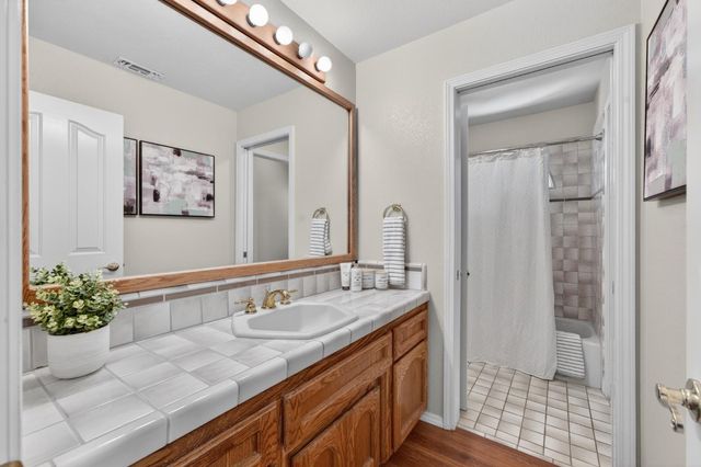 3969 Rawhide Rd, Rocklin, CA 95677