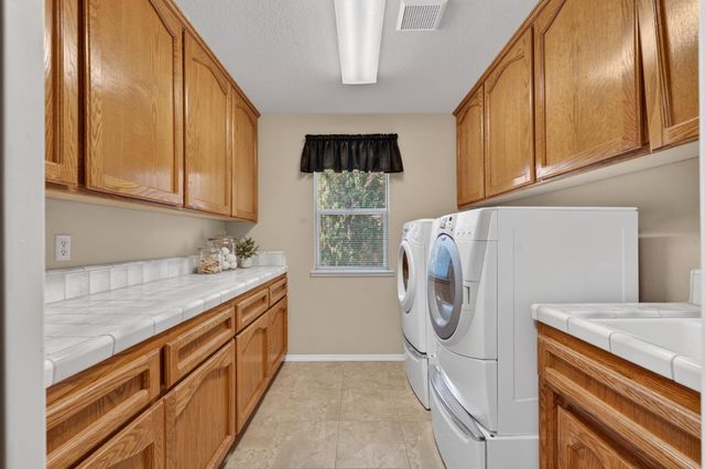 3969 Rawhide Rd, Rocklin, CA 95677