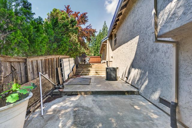 3969 Rawhide Rd, Rocklin, CA 95677