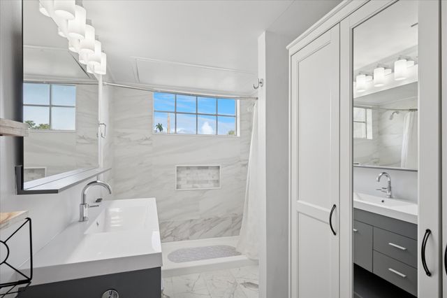 5740 Martel Avenue B18, Dallas, TX 75206