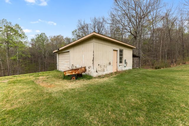 180 Hill Rd, Vanleer, TN 37181