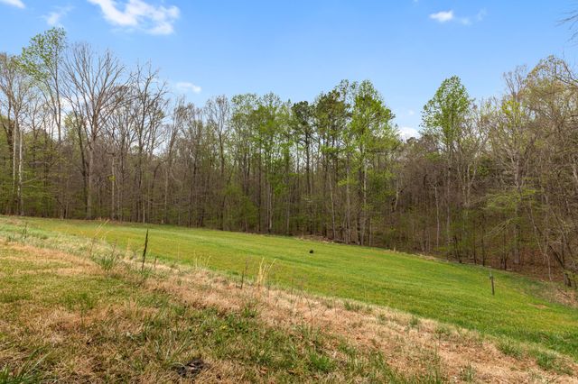 180 Hill Rd, Vanleer, TN 37181