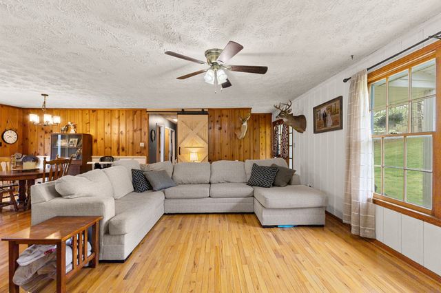 180 Hill Rd, Vanleer, TN 37181