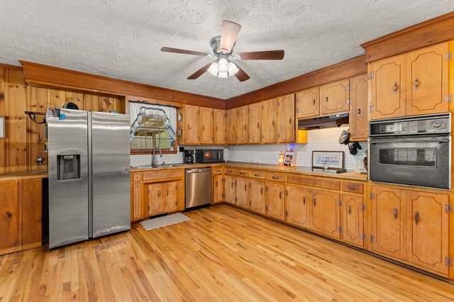 180 Hill Rd, Vanleer, TN 37181