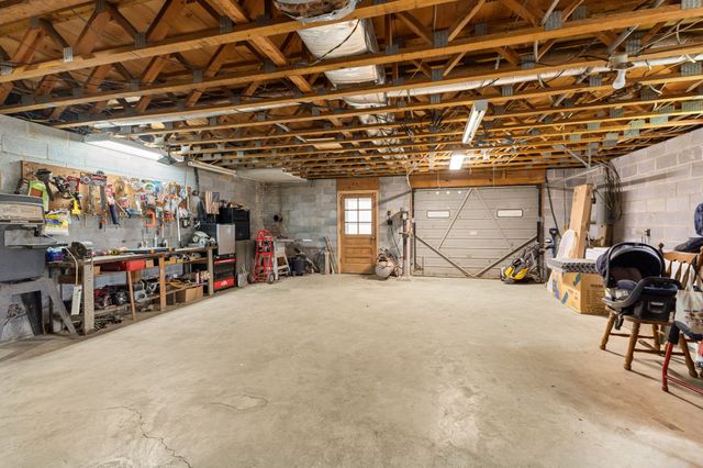 180 Hill Rd, Vanleer, TN 37181