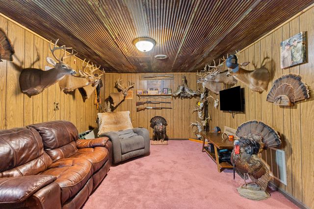 180 Hill Rd, Vanleer, TN 37181
