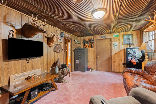 180 Hill Rd, Vanleer, TN 37181