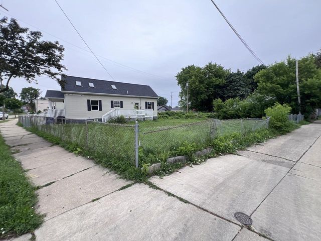 1129 Dr Martin Luther King DRIVE, Racine, WI 53404