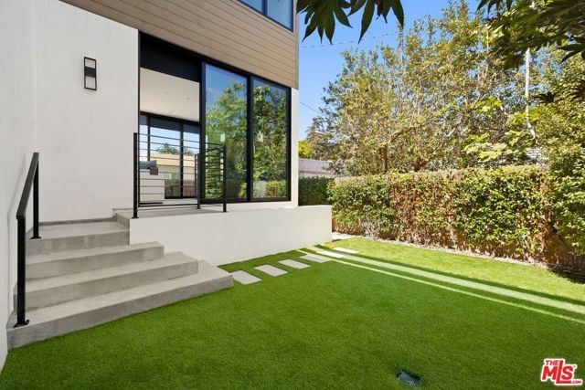 9615 Lucerne Avenue, Culver City, CA 90232