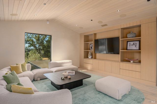 1438 Ridge Valley Rd, Sonoma, CA 95476