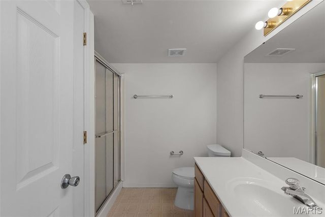 1724 Whispering Creek Drive A, Ballwin, MO 63021