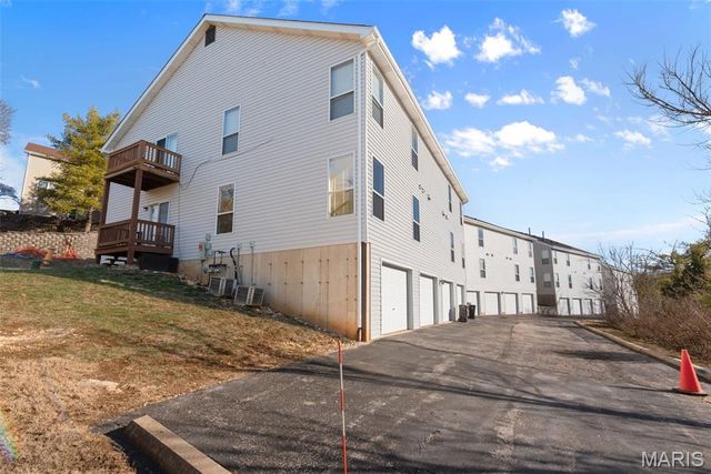 1724 Whispering Creek Drive A, Ballwin, MO 63021