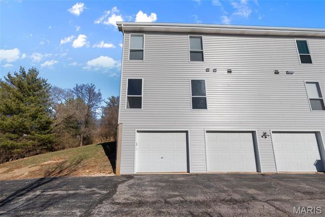 1724 Whispering Creek Drive A, Ballwin, MO 63021