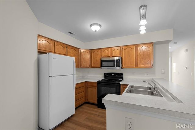 1724 Whispering Creek Drive A, Ballwin, MO 63021