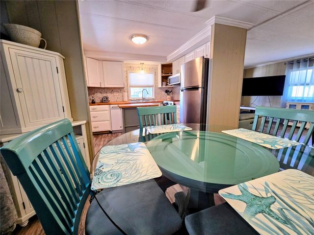 6326 FRIENDSHIP LANE, Zephyrhills, FL 33542