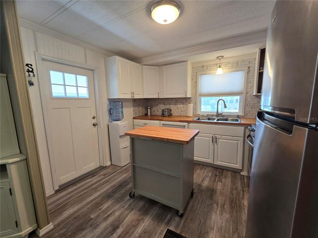 6326 FRIENDSHIP LANE, Zephyrhills, FL 33542