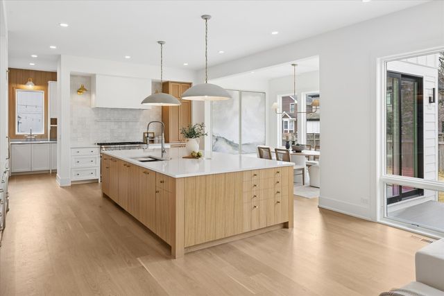 580 S Kearsage Avenue, Elmhurst, IL 60126